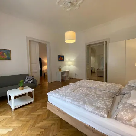 3 Bedrooms- Quarter Apartament *