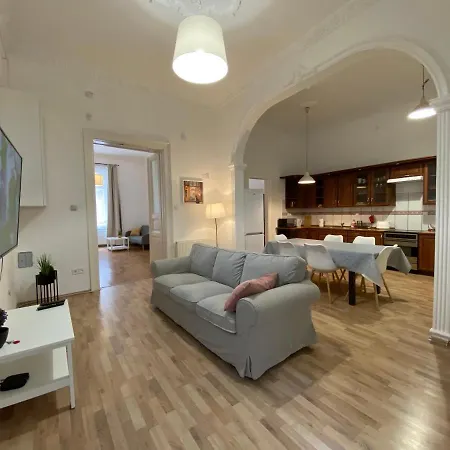 Apartment 3 Bedrooms- Quarter
