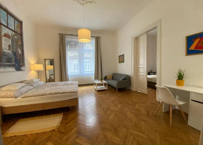 3 Bedrooms- Quarter Lejlighed
