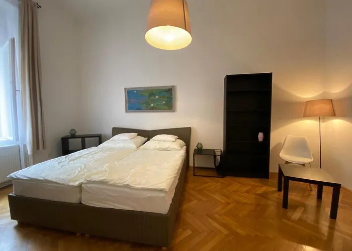 3 Bedrooms- Quarter Lejlighed *