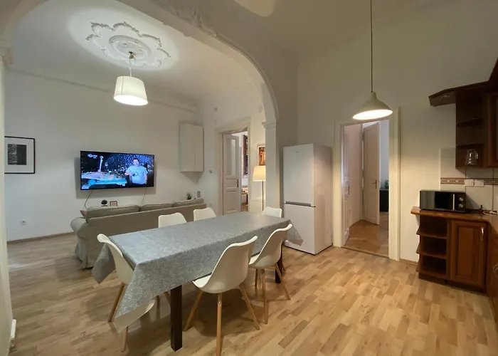 3 Bedrooms- Quarter * Βουδαπέστη