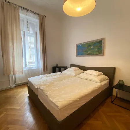 Lägenhet 3 Bedrooms- Quarter Budapest